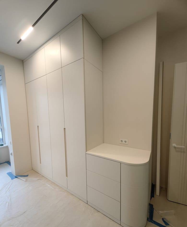 Функциональная детская с двухуровневой кроватью и рабочей зоной — фото 2